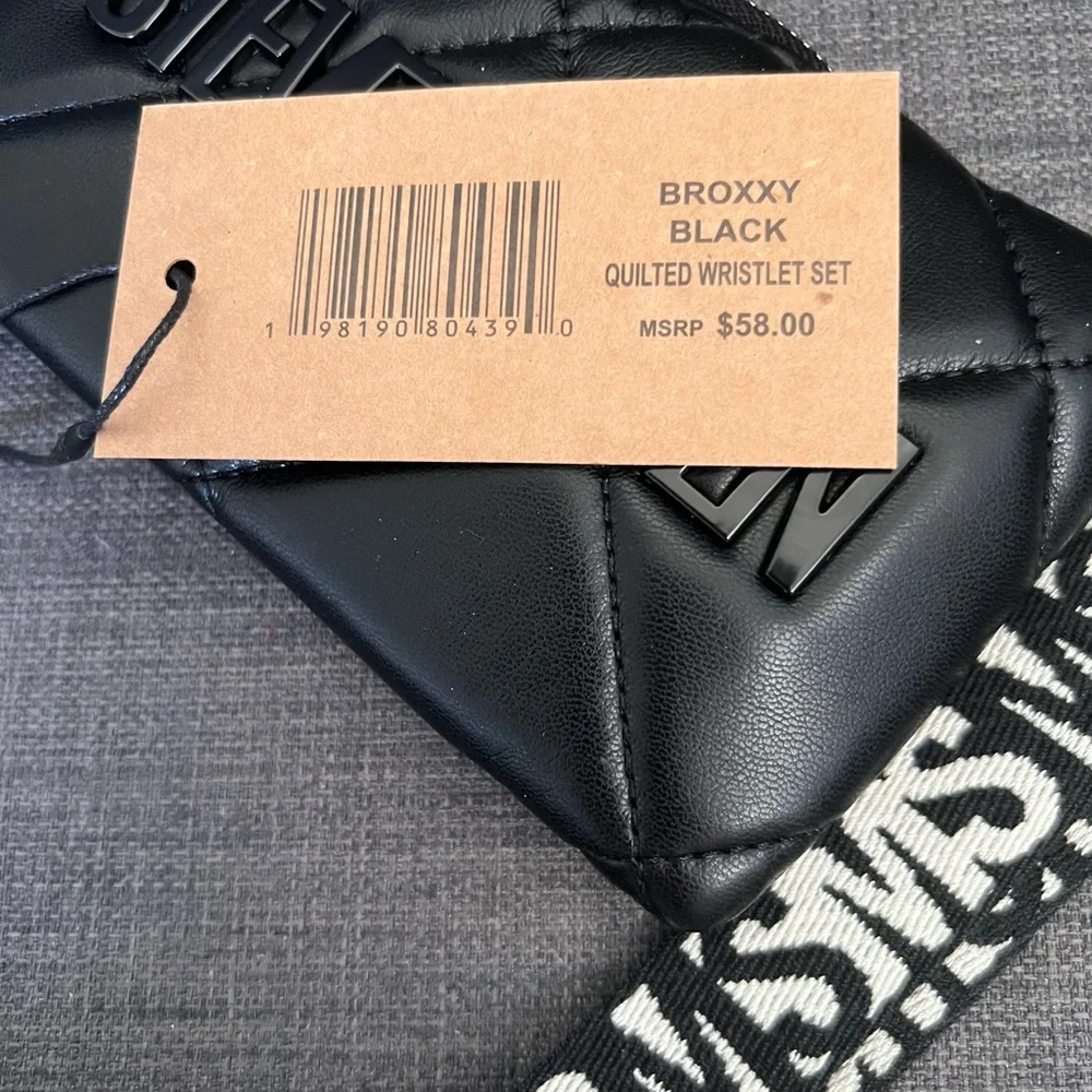 NWT STEVE MADDEN QUILTED PHONE CASE WALLET ON LANYARD - Picture 7 of 7